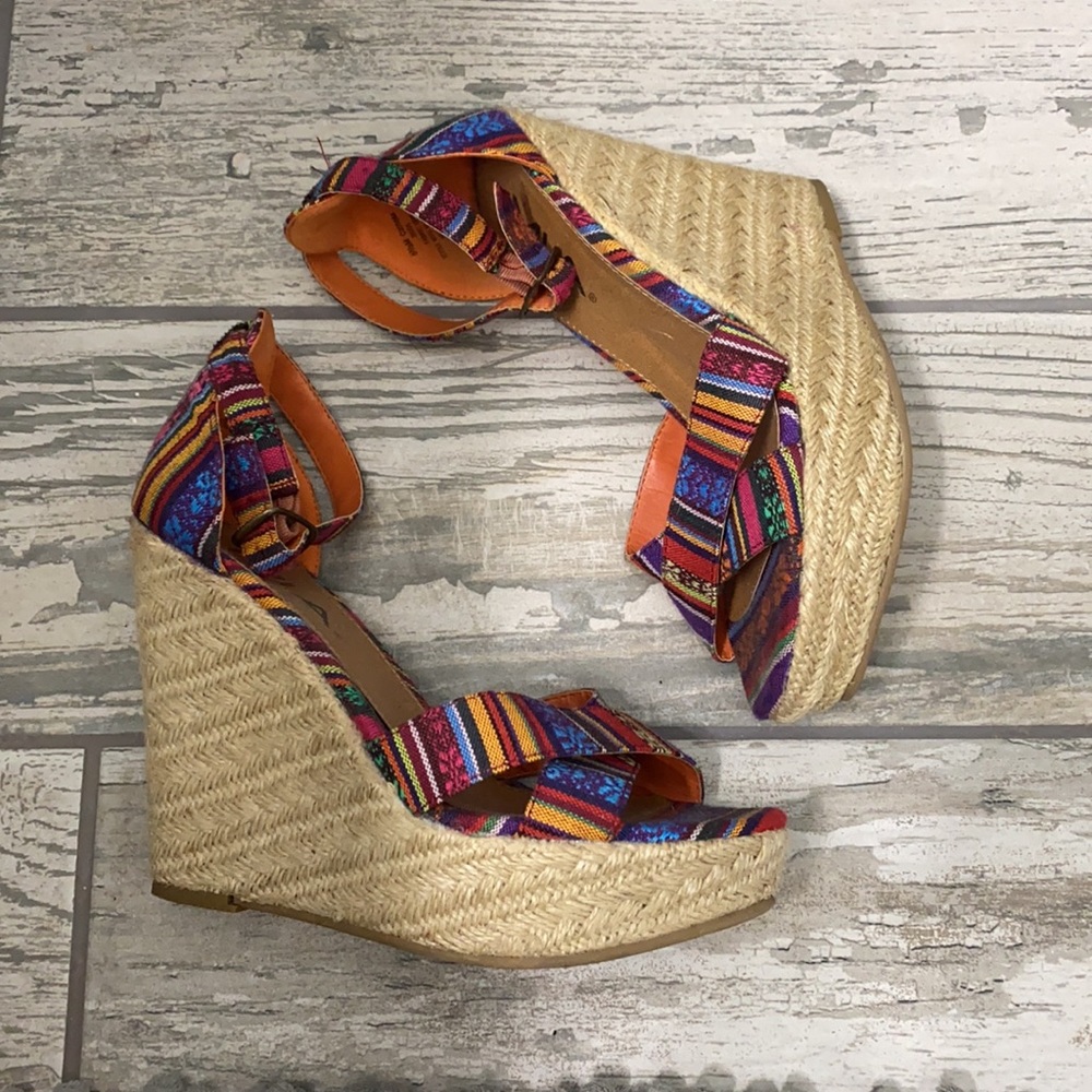 Multicolored patterned wedges - Picture 2 of 2